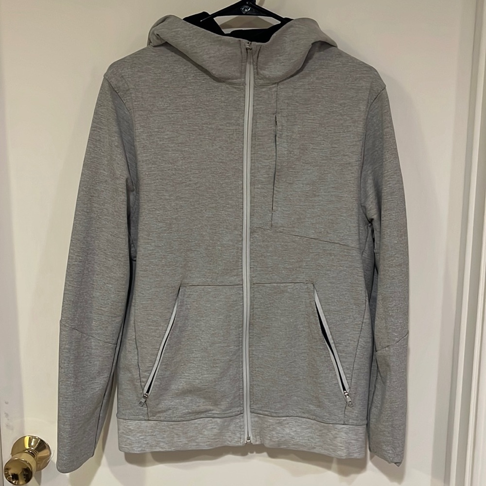 Lightly worn men’s Lululemon zip up